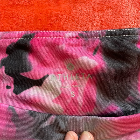 Athleta Size Small Floral Workout Capris - Picture 3 of 4